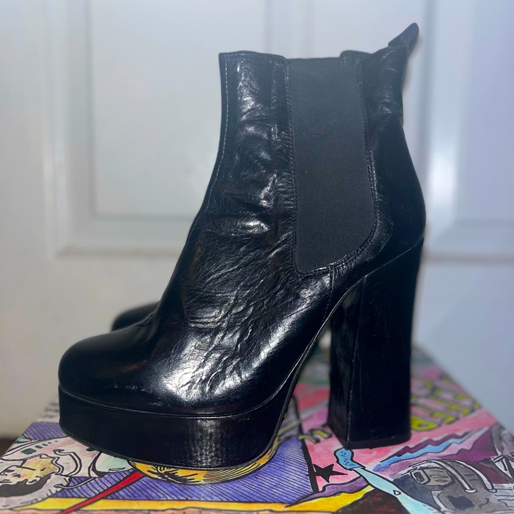 Shelly’s London black boots. Size 39 uk 8.5 us. Narrow fit.